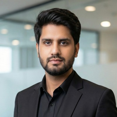  Huzaifa Gulzar